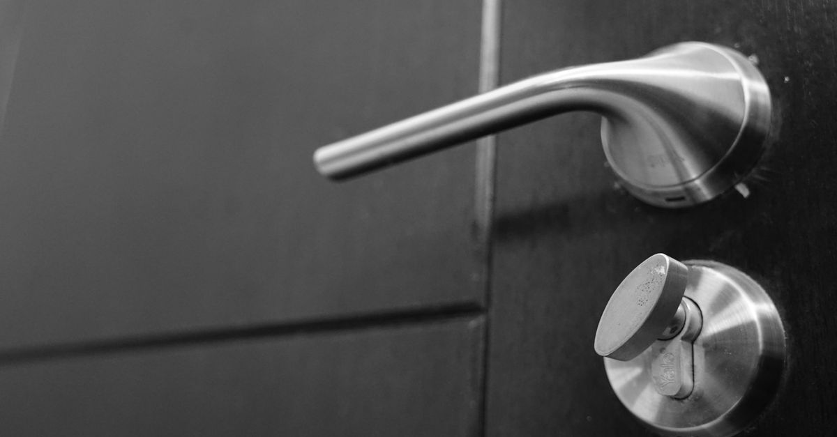 door security hardware — 4th Ave Locksmith
